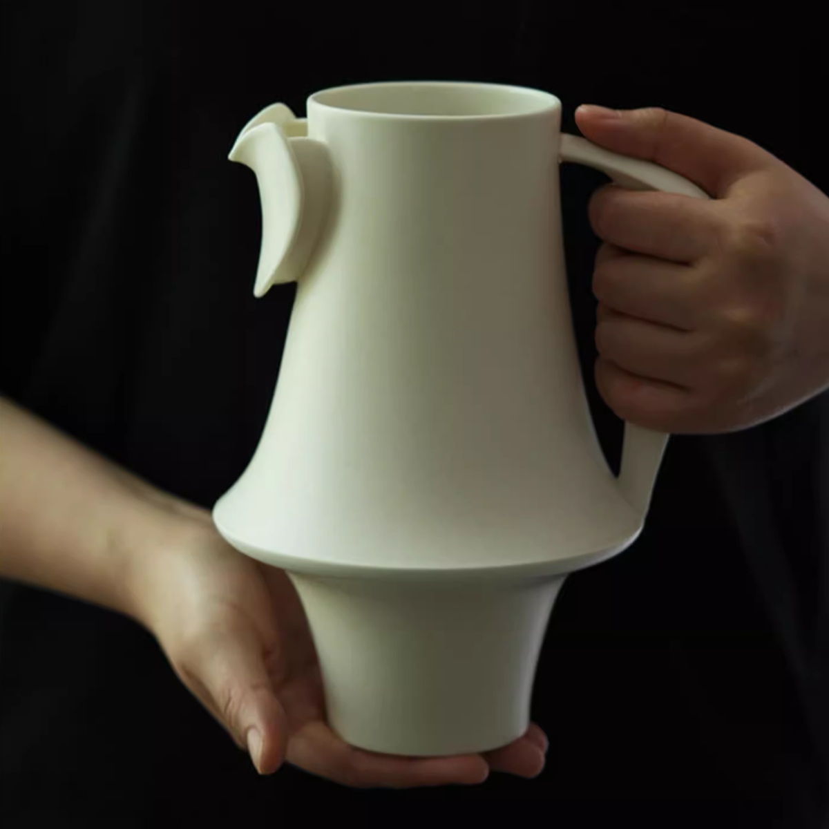 Echo Line - Arc Carafe